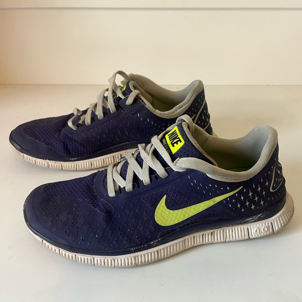NIKE Free 4.0 V2 Size 8